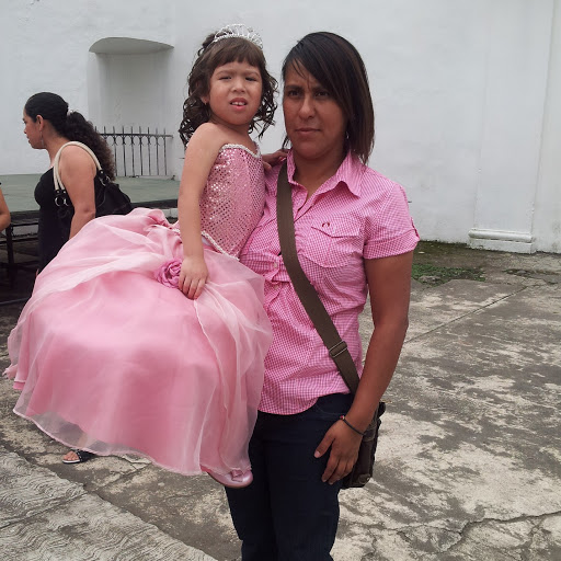 Veronica Landa Photo 7