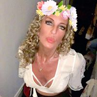 Anne Woodward Photo 17