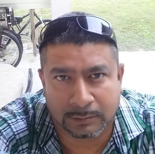 Luis Serna Photo 27