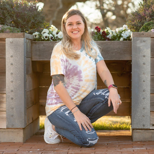 Ashley Lewis Photo 18