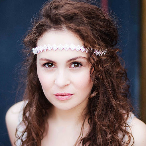 Amy Dray Photo 12