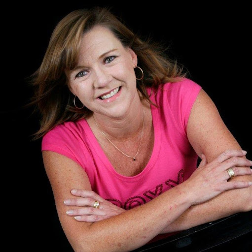 Lynne Larsen Photo 24