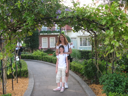 Helen Cox Photo 13
