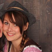 Julia Becker Photo 40