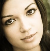 Lora Sharp Photo 20