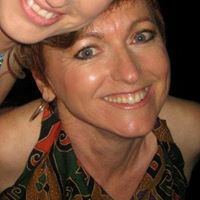 Julie Ayres Photo 29