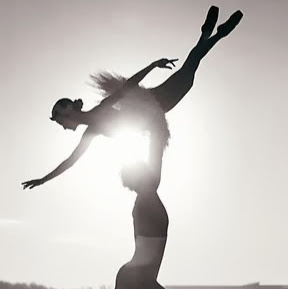Laura Gillis Photo 22