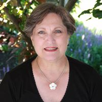 Linda Callahan Photo 33