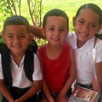 Linda Flores Photo 6