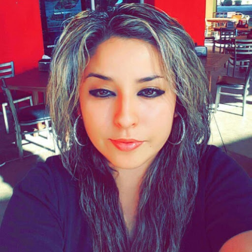 Sylvia Ruiz Photo 1