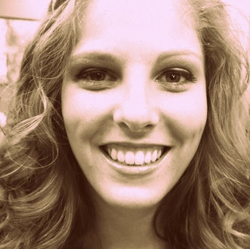 Danielle Lynch Photo 33