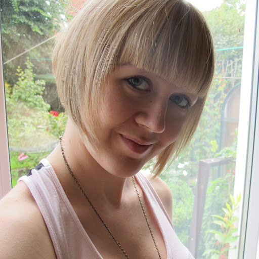 Amie Johnson Photo 20