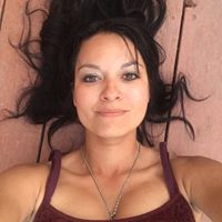 Jennifer Larsen Photo 35