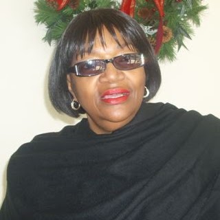 Beverly Ellis Photo 29
