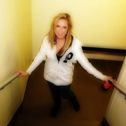 Audrey Summers Photo 30