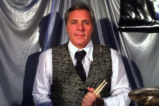 Robert Dillon Photo 17