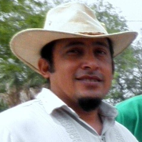 Julio Reyes Photo 30