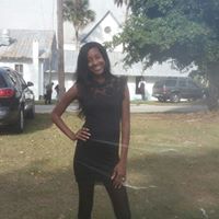 Laura Kennedy Photo 48