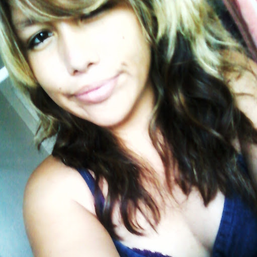 Elizabeth Paredes Photo 9
