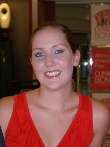 Julie Holden Photo 35