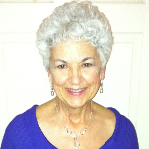 Carolyn Simons Photo 19
