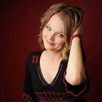 Robyn Lewis Photo 28