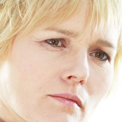Amanda Browne Photo 4