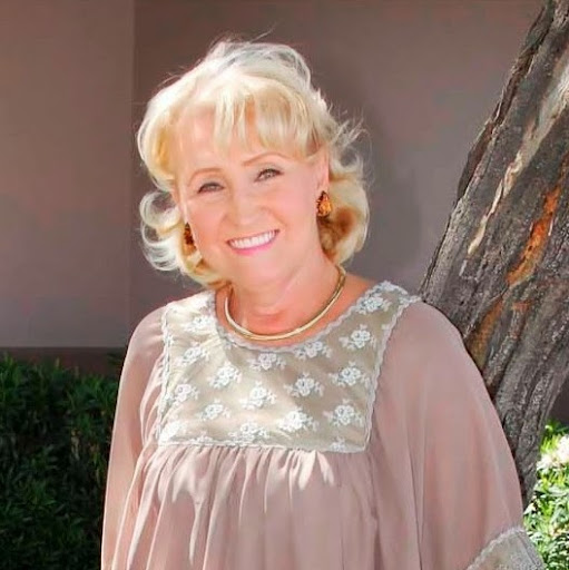 Sandra Irvin Photo 19