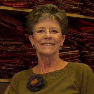 Lynda Hall Photo 11