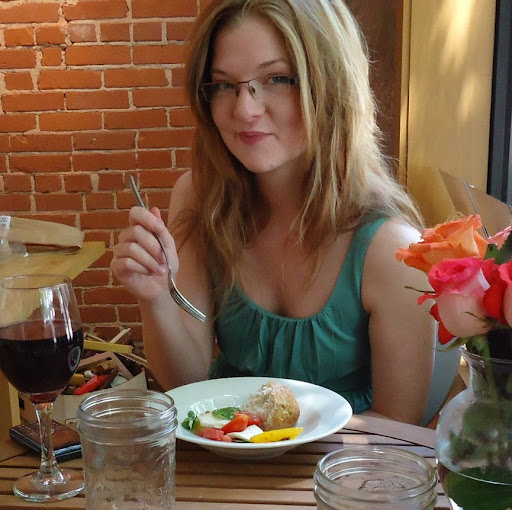 Anna Downing Photo 6