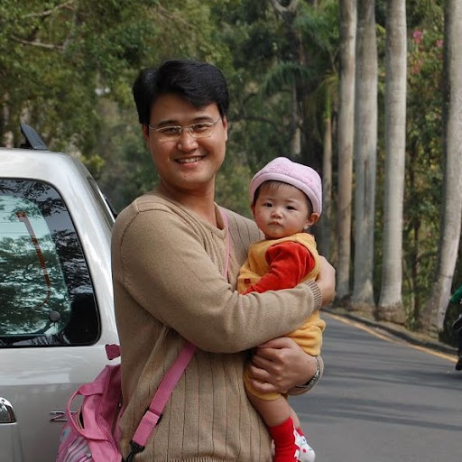 Roger Yu Photo 26