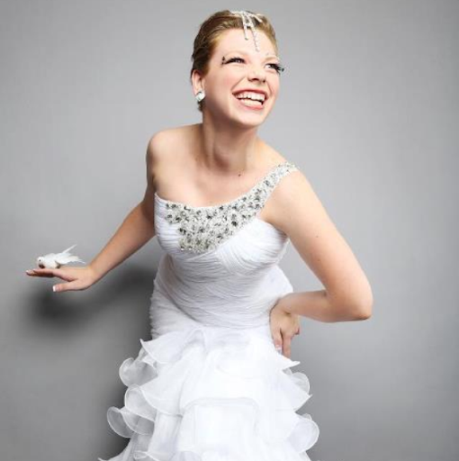 Emily Lowe Photo 8