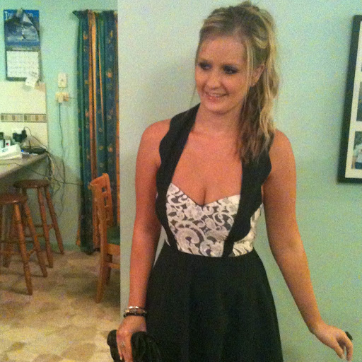 Amy Cahill Photo 30