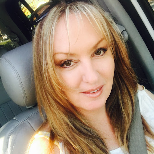 Deanna Wolfe Photo 30