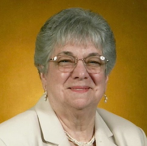 Ruth Small Photo 30