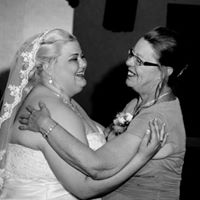 Elizabeth Moeller Photo 30