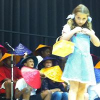 Elizabeth Crenshaw Photo 11