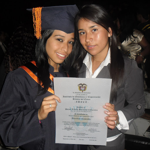 Yenny Velasco Photo 2