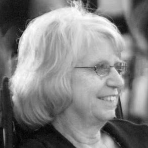Laura Simpson Photo 35