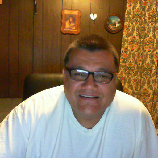 Robert Hernandez Photo 24