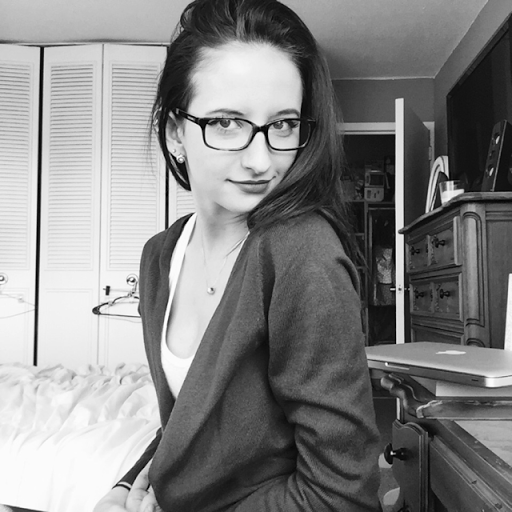 Stephanie Armstrong Photo 35