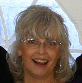 Sandy Davidson Photo 12