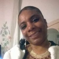 Regina Phillips Photo 45