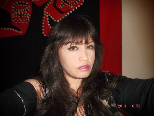 Laura Norris Photo 22