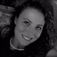 Elizabeth Earley Photo 10