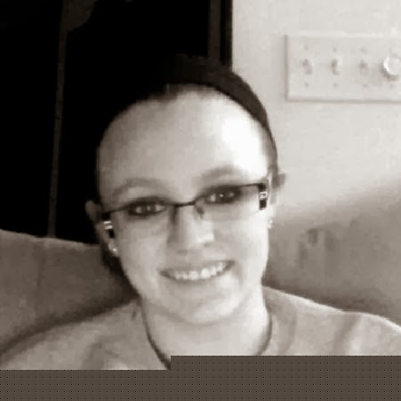 Danielle Yates Photo 15