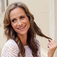 Nicole Hardy Photo 32
