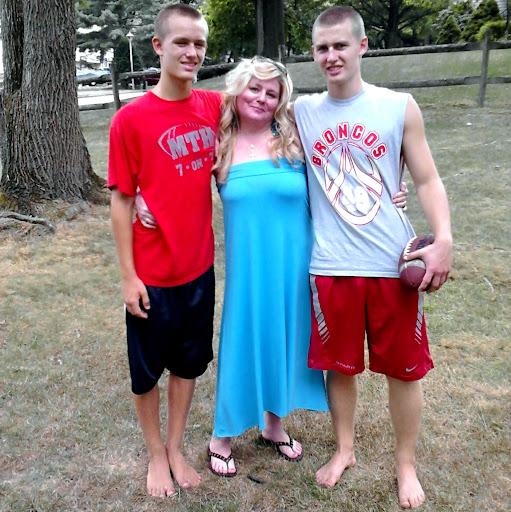 Carolyn Lyons Photo 31