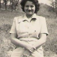 Louise Bullock Photo 14