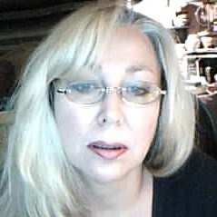 Carol Bryan Photo 25